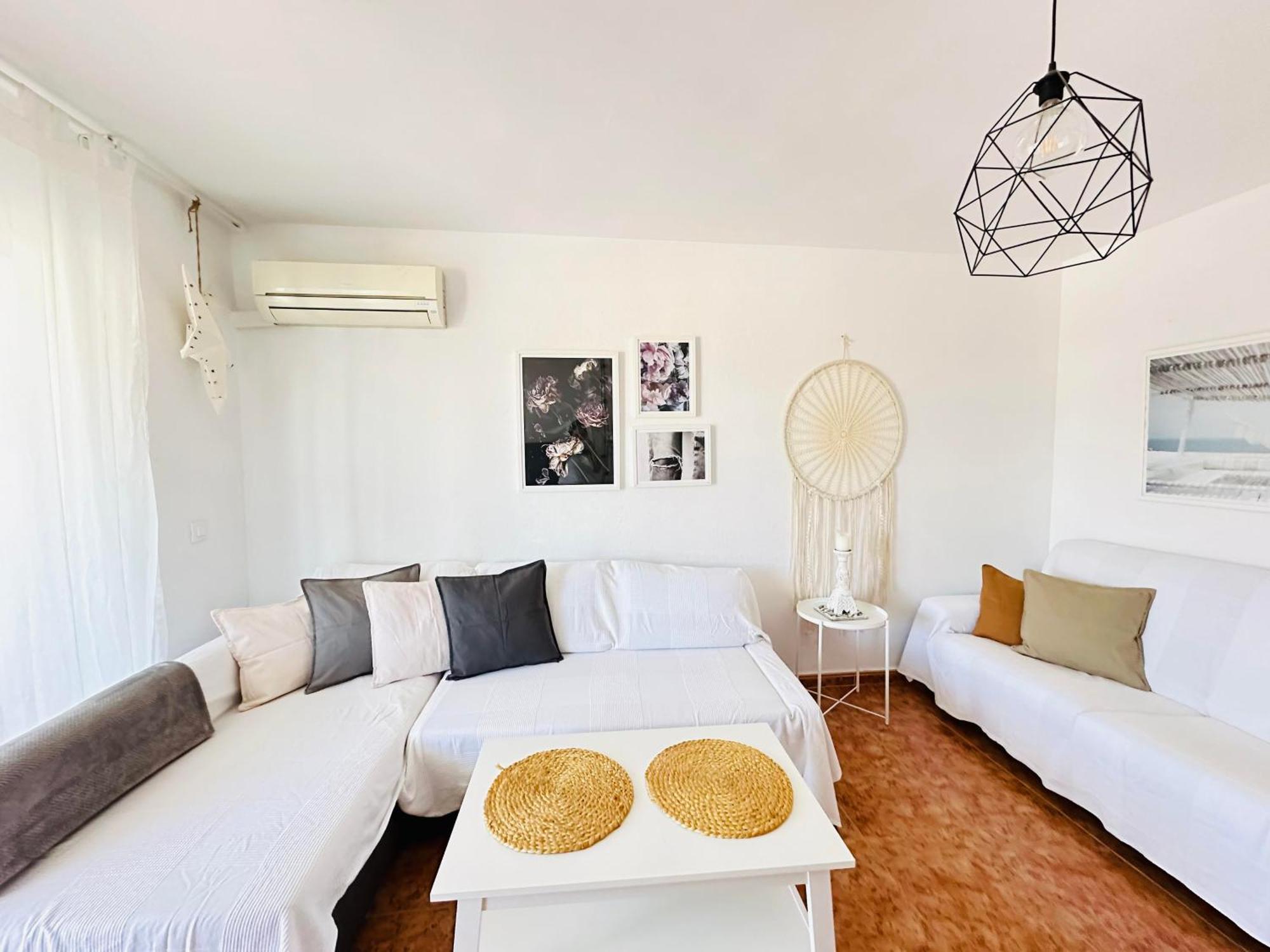 Charming & Cosy Beach Apartment 토레몰리노스 외부 사진